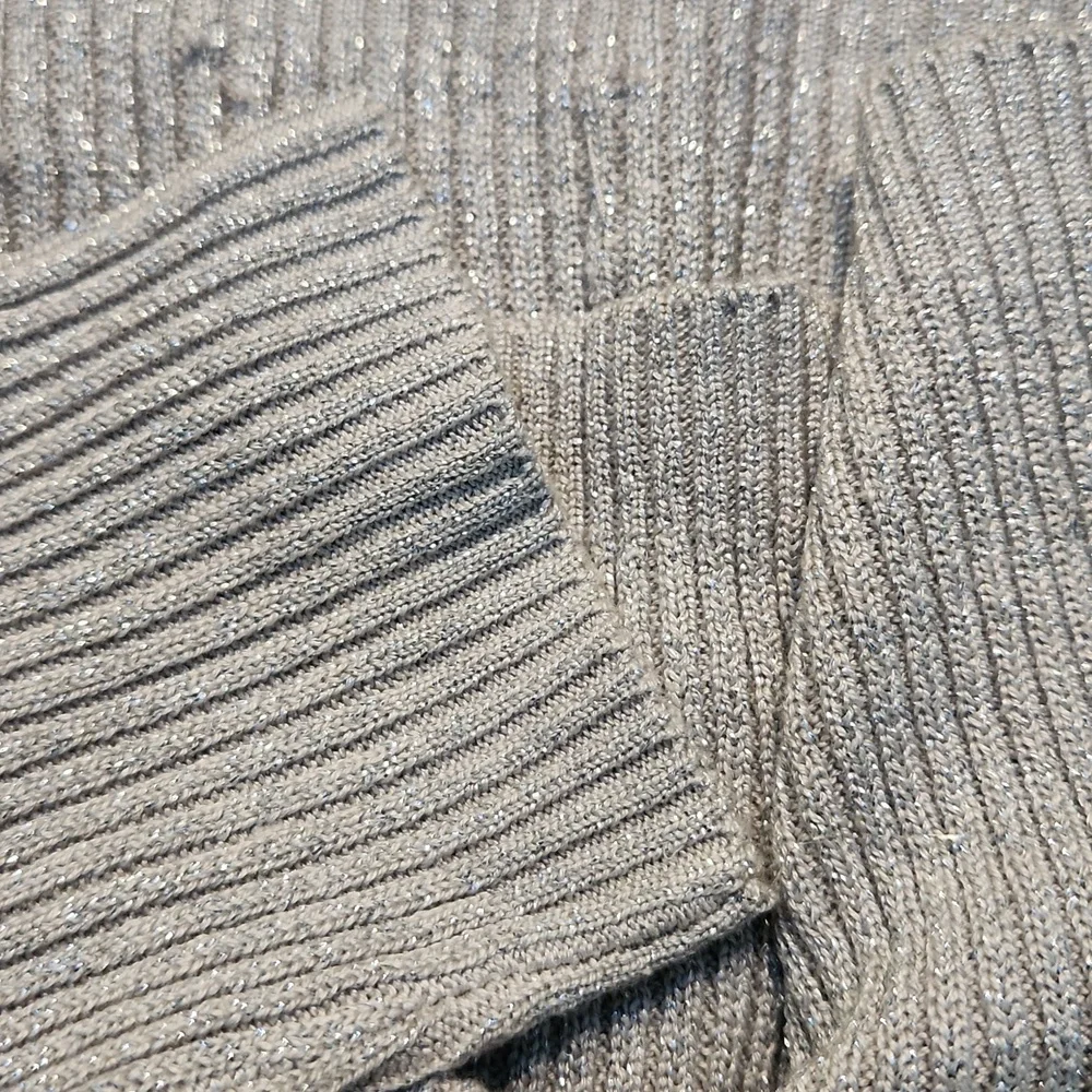 Vintage Silver Beaded Belldini Silk Sweater - Size Medium - Picture 12 of 13
